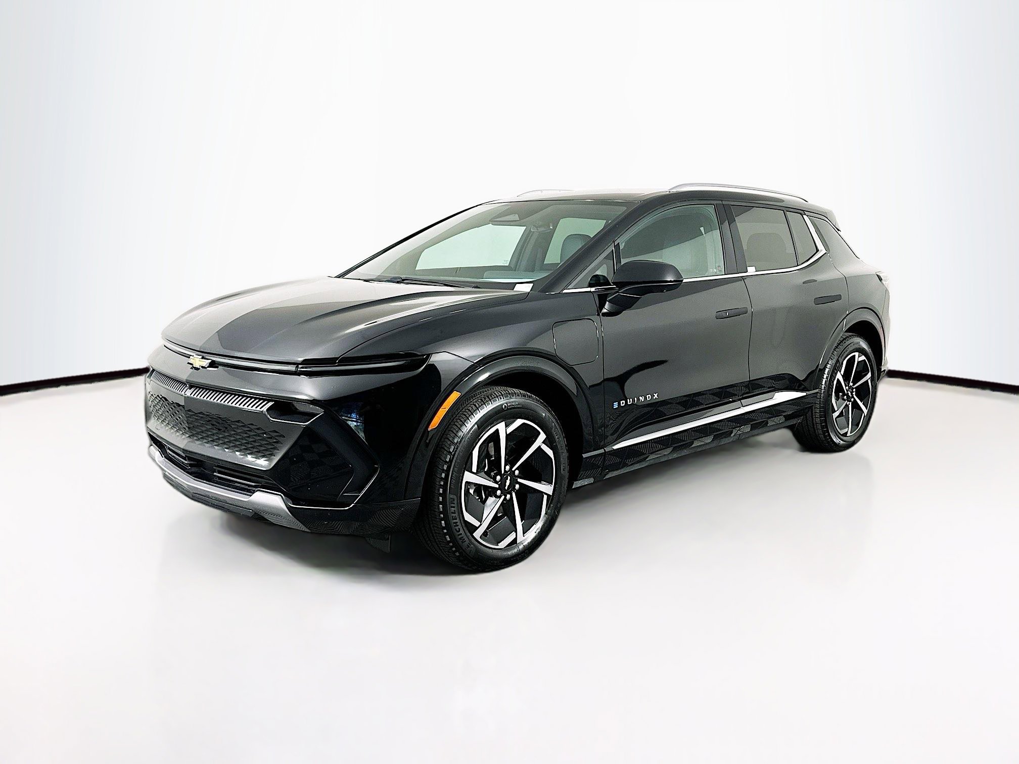 Used 2025 Chevrolet Equinox EV LT image 3