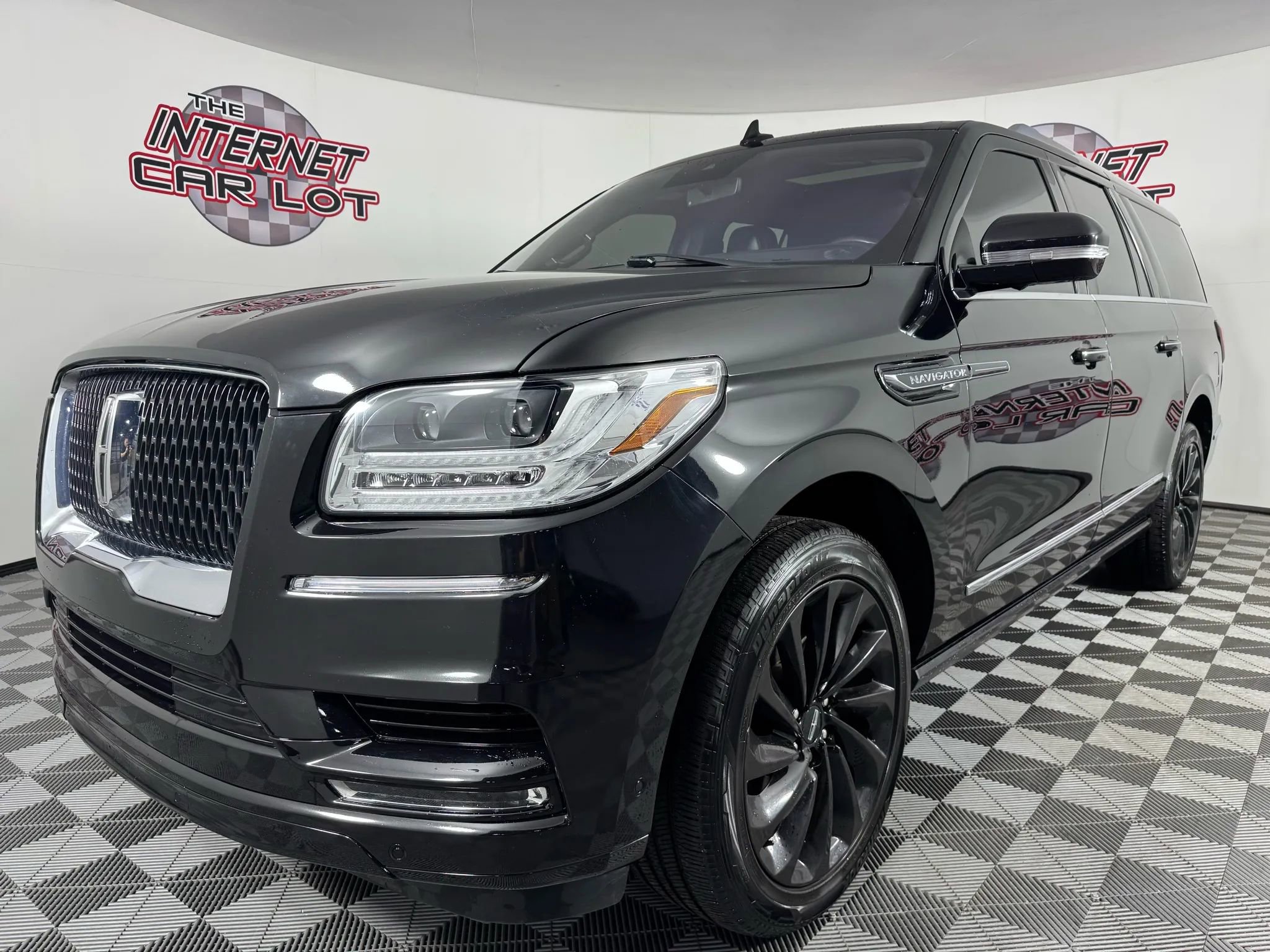 Used 2020 Lincoln Navigator L Reserve w/ Equipment Group 208A Reserve image 3