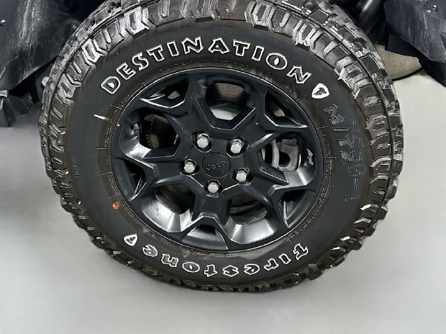 Used 2023 Jeep Wrangler Unlimited w/ Cold Weather Group AWD/4WD image 31