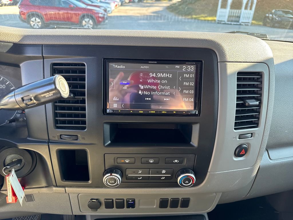 Used 2016 Nissan NV 3500 S image 18