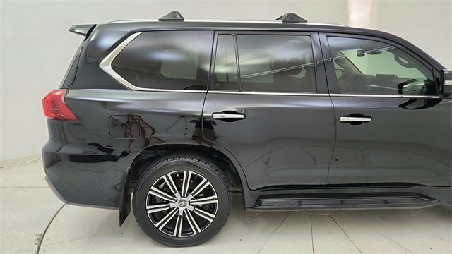 Used 2021 Lexus LX 570 4WD w/ 3rd Row & Luxury Pkg image 12
