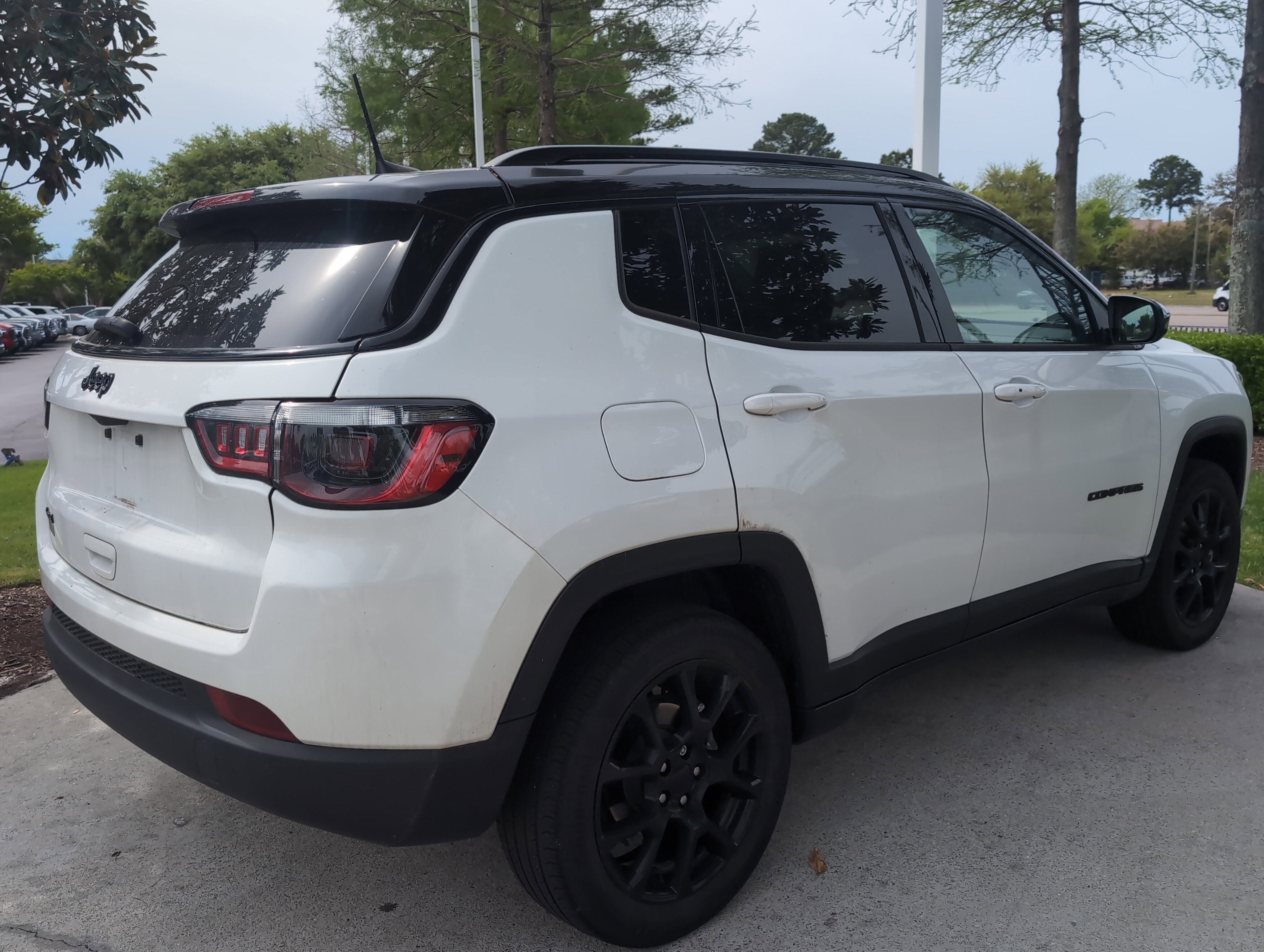 Used 2023 Jeep Compass Altitude w/ Sun and Sound Group image 10