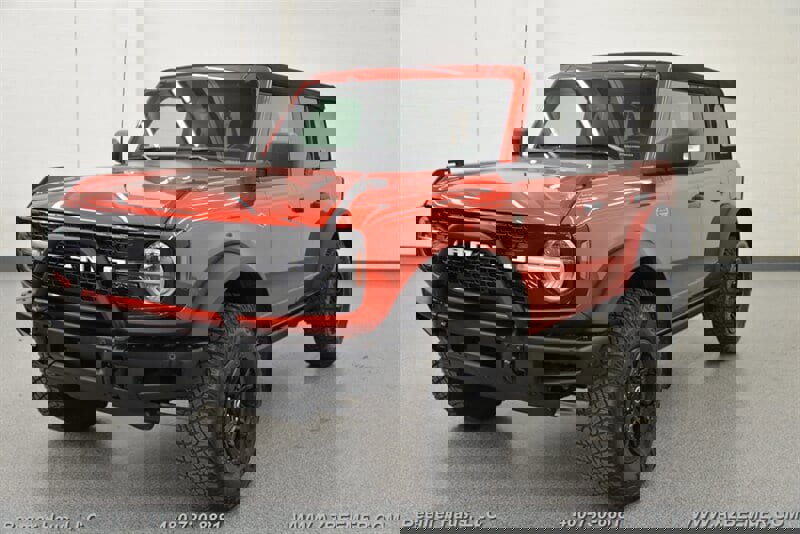 Used 2024 Ford Bronco Wildtrak image 2
