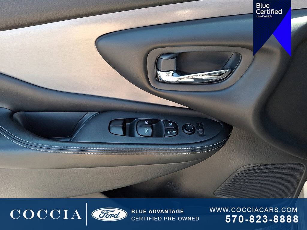 Used 2020 Nissan Murano SV w/ Premium Package AWD/4WD image 12