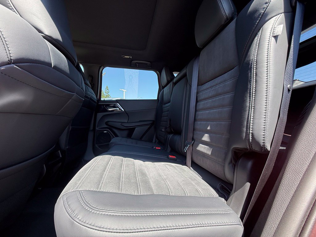 New 2026 Mitsubishi Outlander AWD image 36