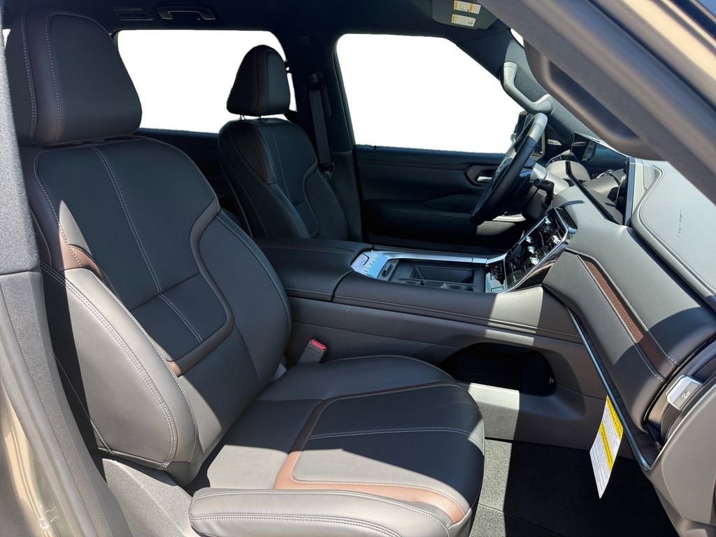 New 2026 Nissan Armada SL w/ Captain's Chari Seat Package AWD/4WD image 16