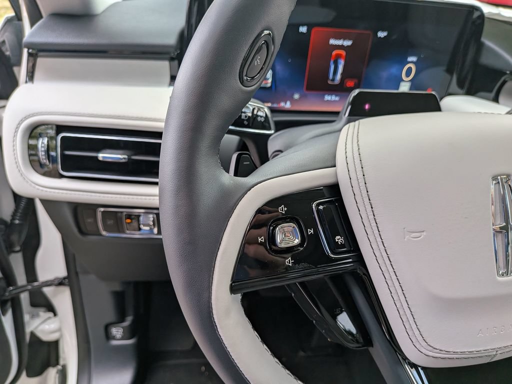 New 2026 Lincoln Aviator Reserve w/ Luxury Package RWD image 22