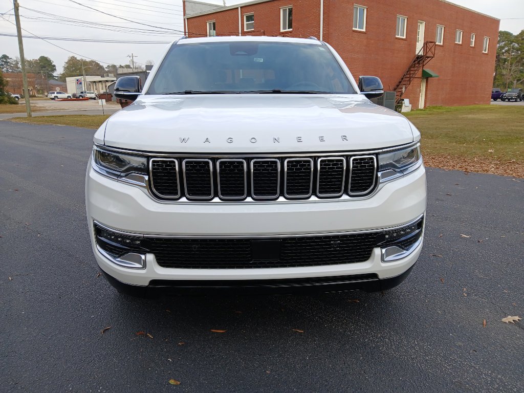 Used 2024 Jeep Wagoneer L Base image 14