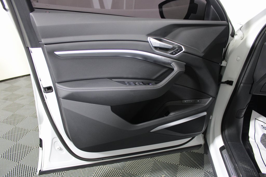 Used 2021 Audi e-tron Premium Plus w/ Premium Plus Package image 20
