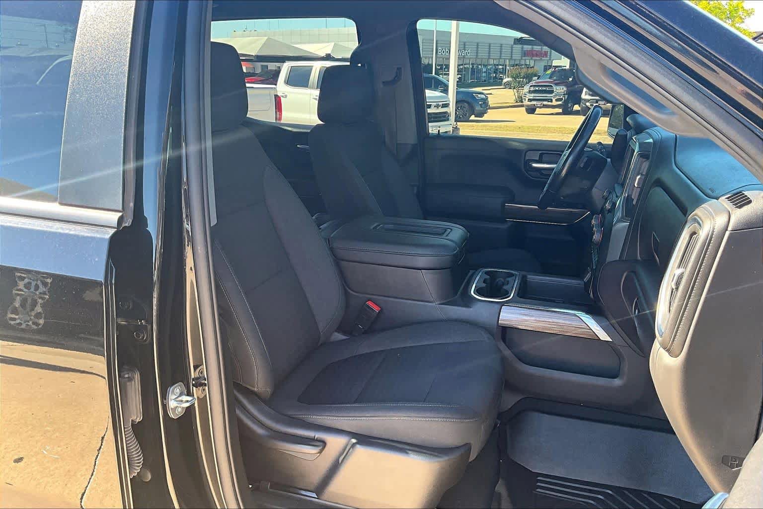 Used 2022 Chevrolet Silverado 1500 RST AWD/4WD image 2