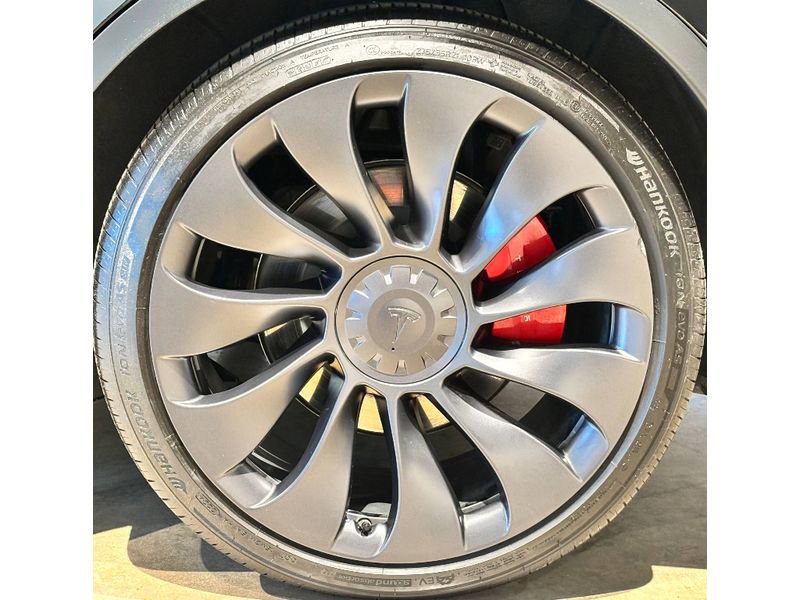 Used 2025 Tesla Model Y Performance image 11