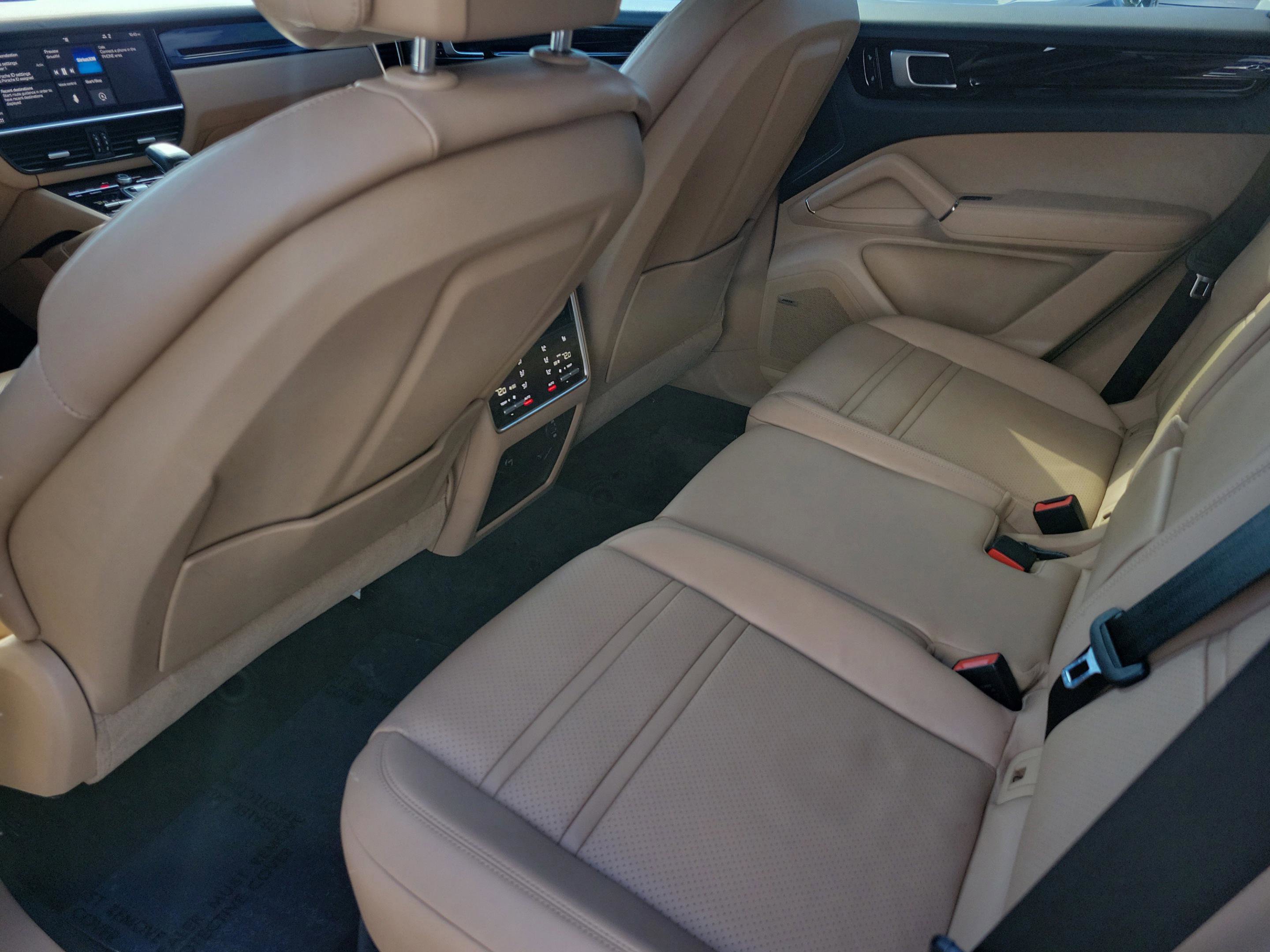 Used 2019 Porsche Cayenne Base image 23