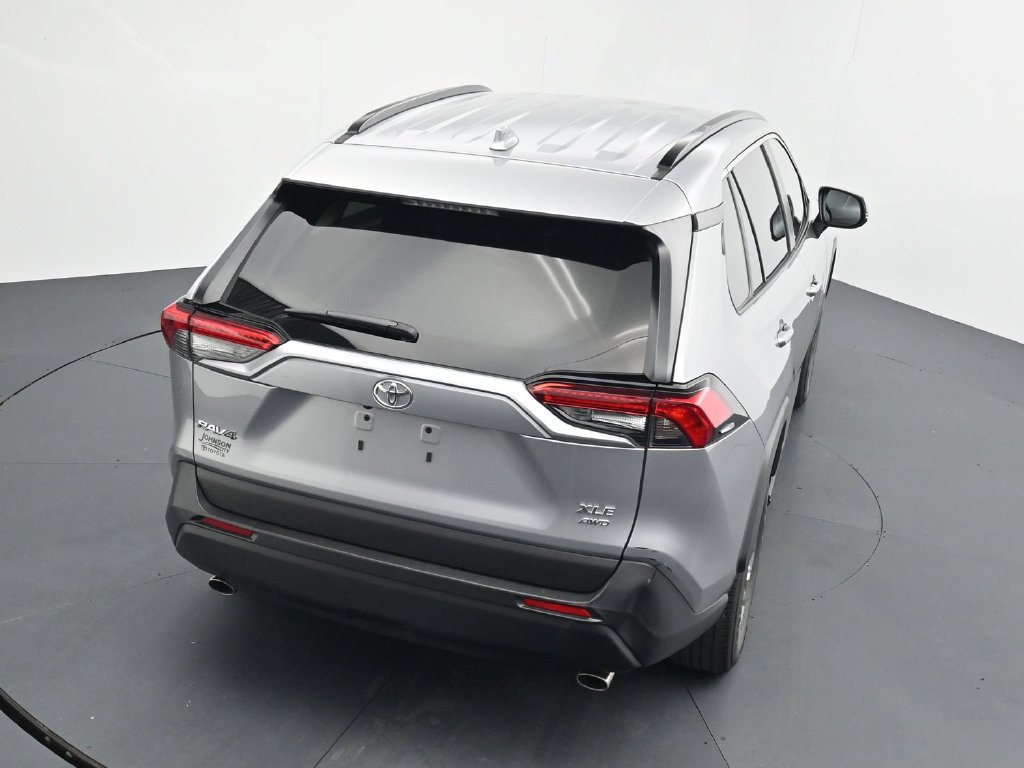 Used 2025 Toyota RAV4 XLE AWD/4WD image 14