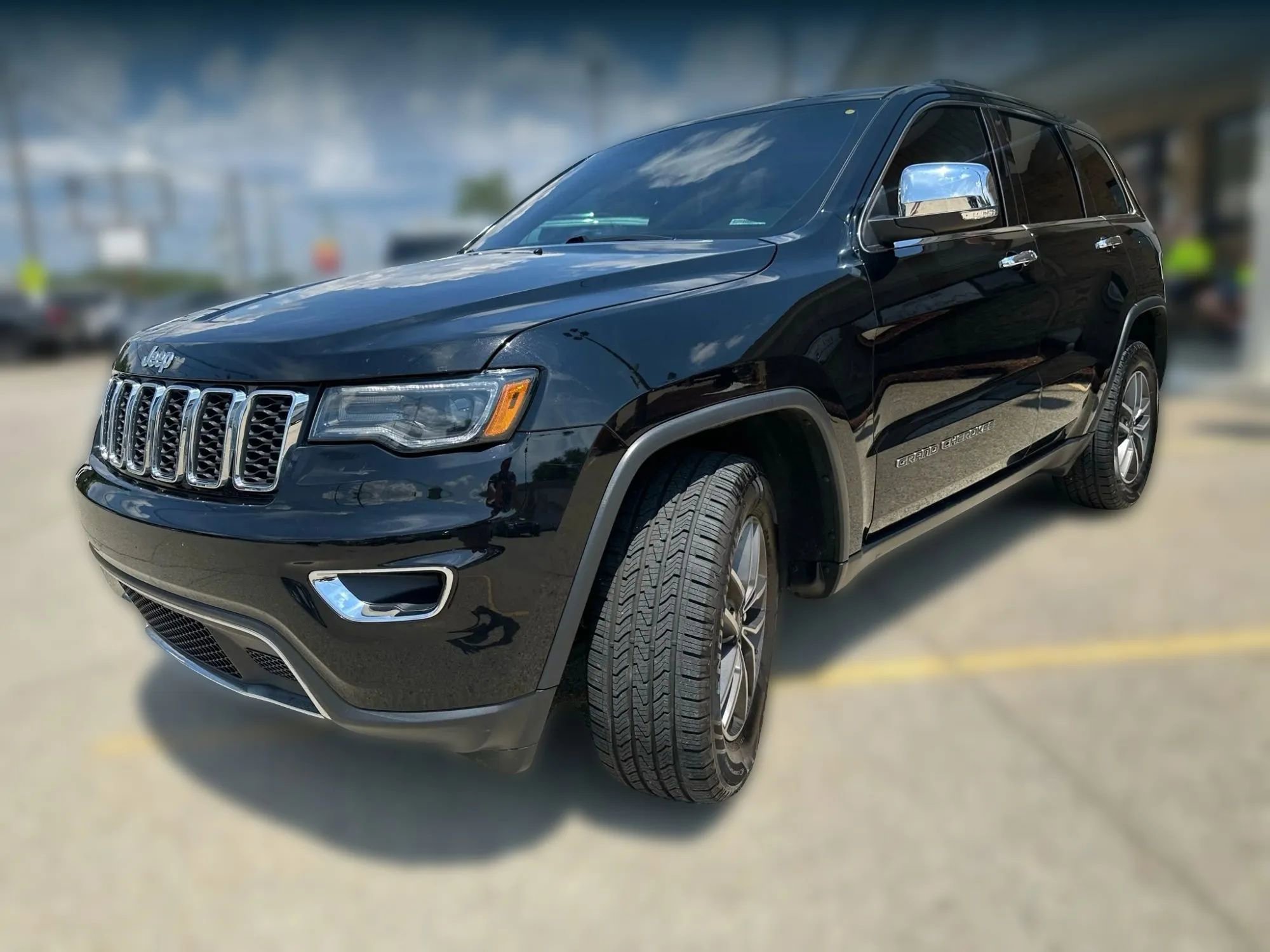 Used 2019 Jeep Grand Cherokee Limited w/ Luxury Group II image 3