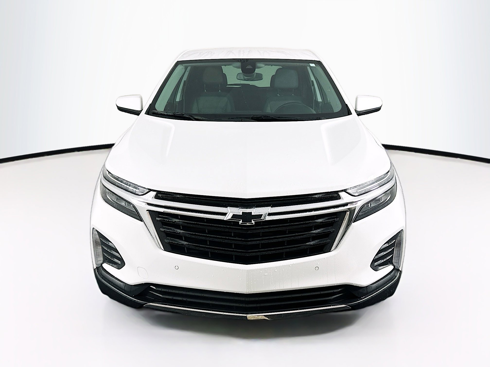 Used 2023 Chevrolet Equinox LT image 2