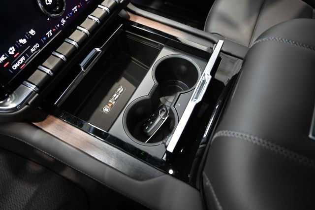 New 2026 GMC Yukon XL Denali w/ Denali Reserve Package image 22