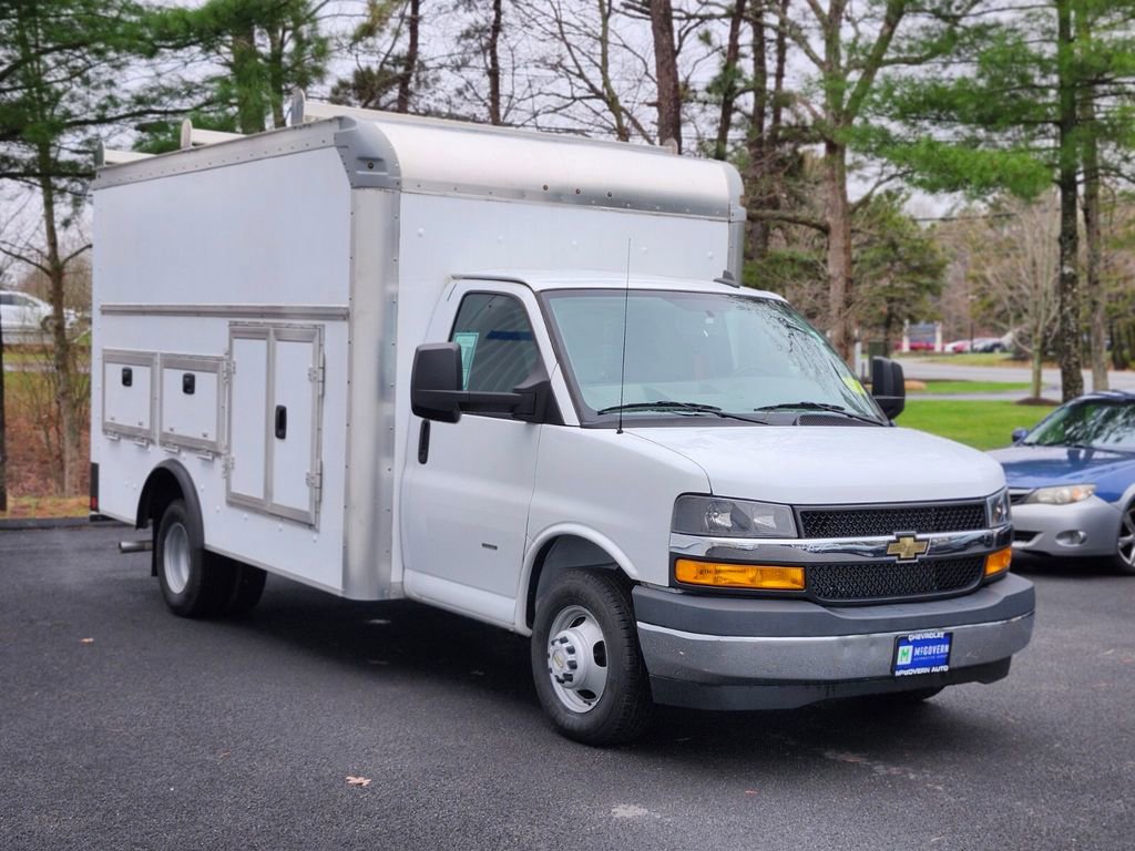 Used 2022 Chevrolet Express 3500 w/ Power Convenience Package image 7