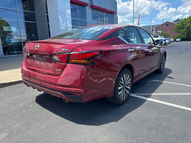 Used 2024 Nissan Altima 2.5 SV w/ SV Premium Package AWD/4WD image 3