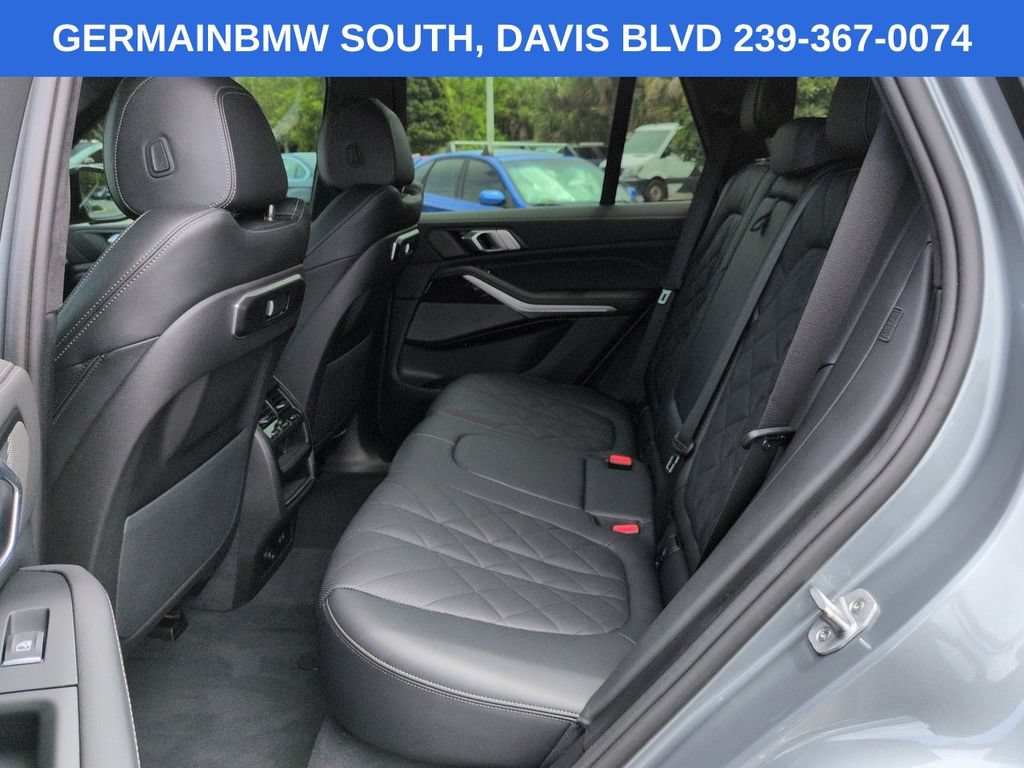 Used 2025 BMW X5 xDrive40i w/ M Sport Package AWD/4WD image 16