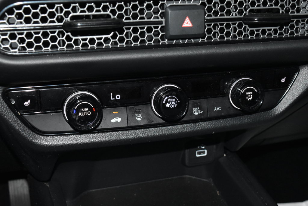 Used 2025 Honda HR-V Sport image 12