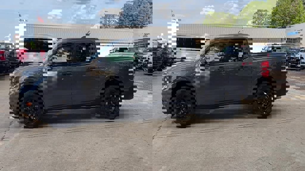 New 2025 Ford Maverick XLT w/ XLT Luxury Package image 3