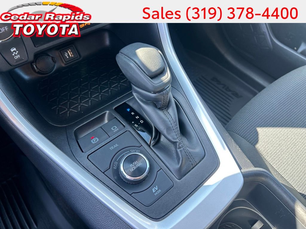 Certified 2025 Toyota RAV4 LE image 21