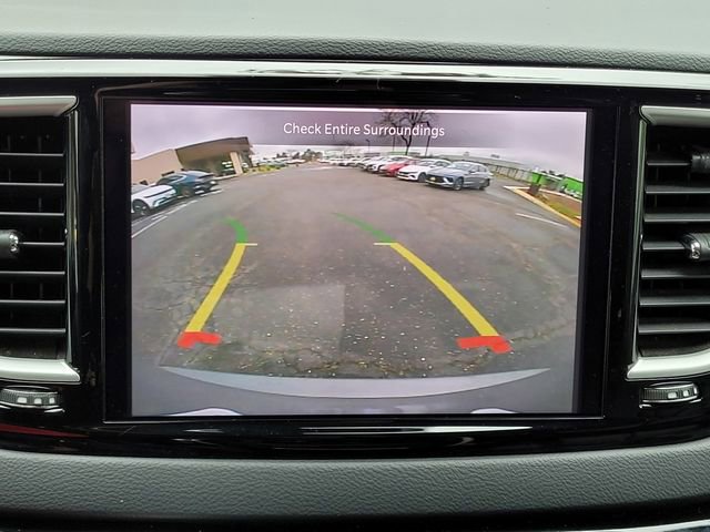 Used 2022 Chrysler Pacifica Touring-L image 19