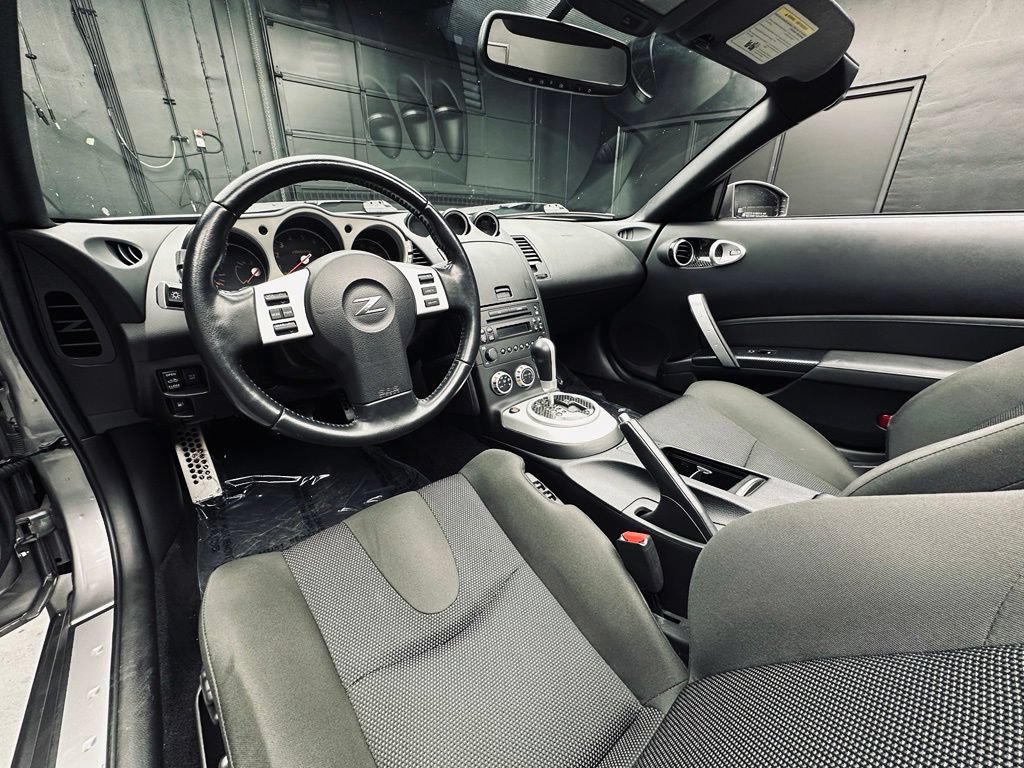 Used 2007 Nissan 350Z Enthusiast RWD image 18