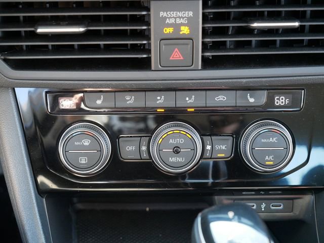 Used 2023 Volkswagen Jetta SE w/ Panoramic Sunroof Package image 31