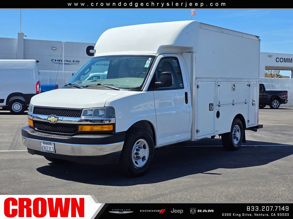 Used 2021 Chevrolet Express 3500 w/ Power Convenience Package RWD image 3
