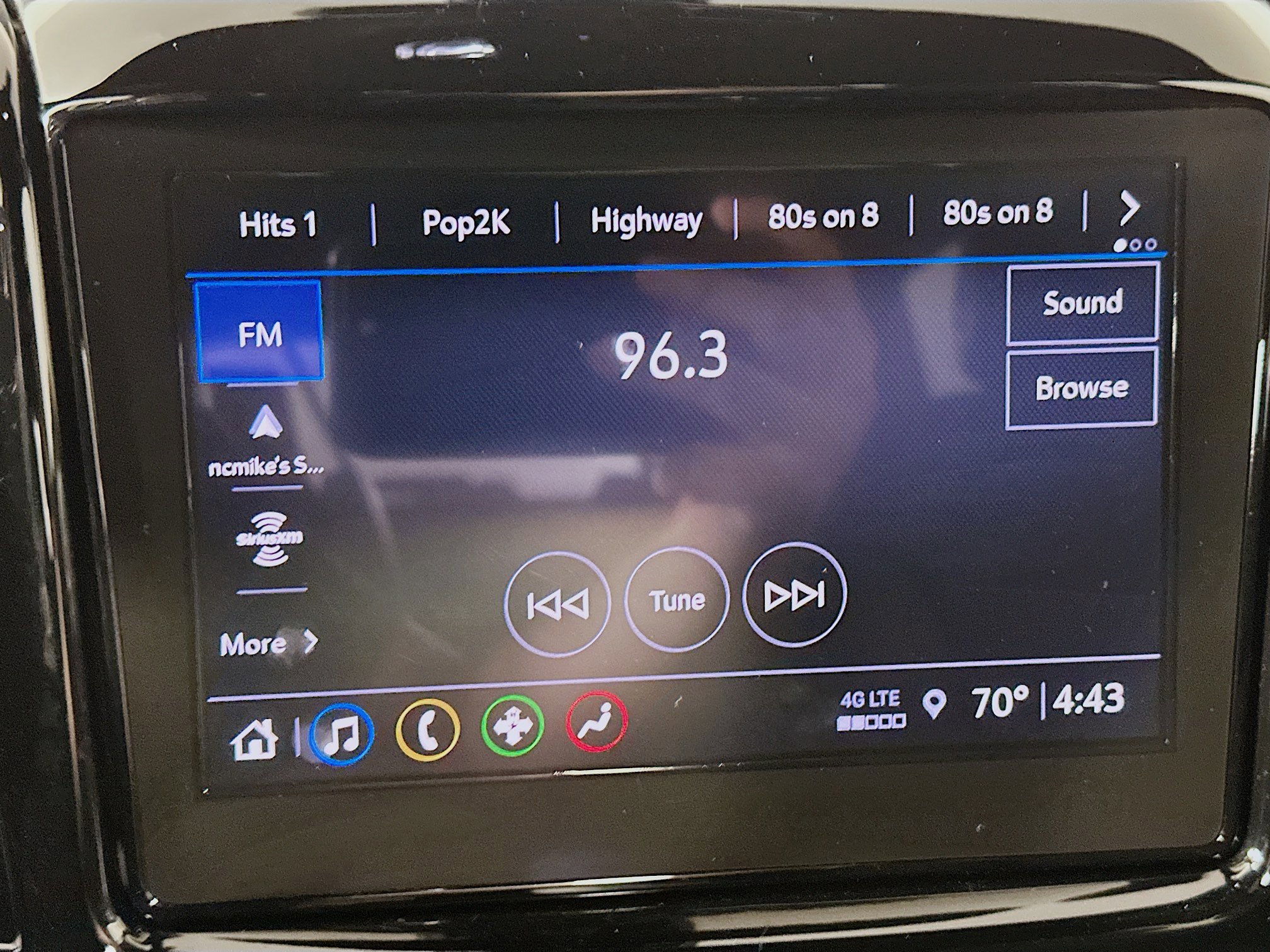 Used 2023 Chevrolet Traverse LT w/ Rear Camera Mirror Package image 21