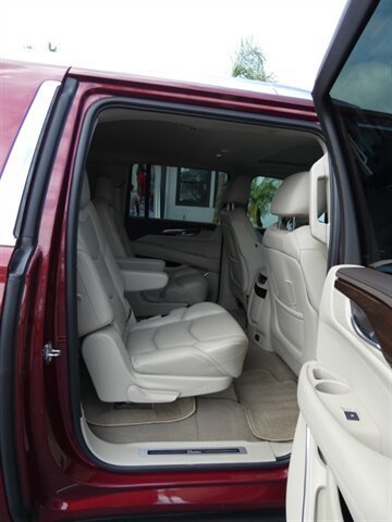 Used 2017 Cadillac Escalade ESV Luxury RWD image 57