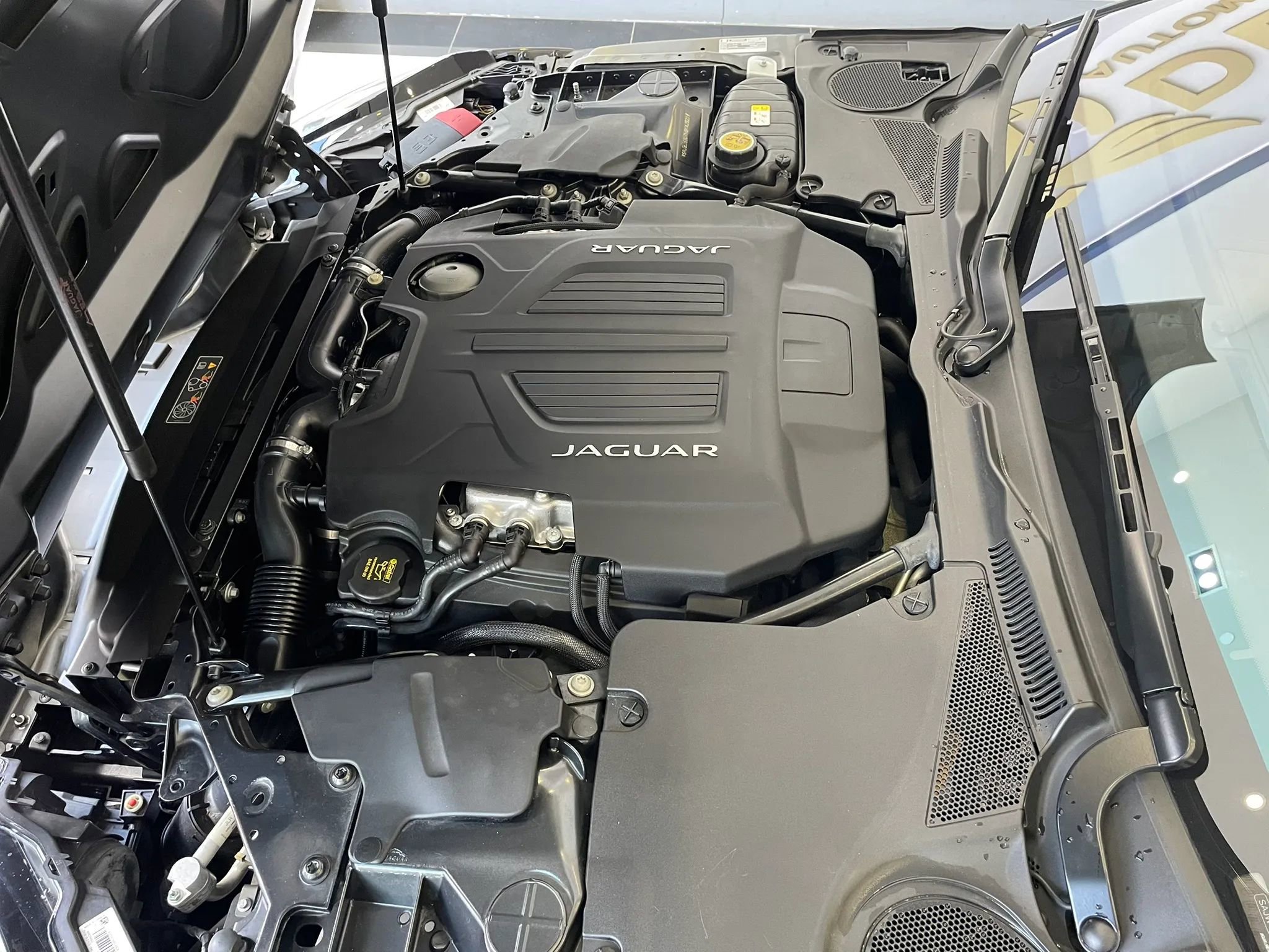 Used 2017 Jaguar F-TYPE S image 23