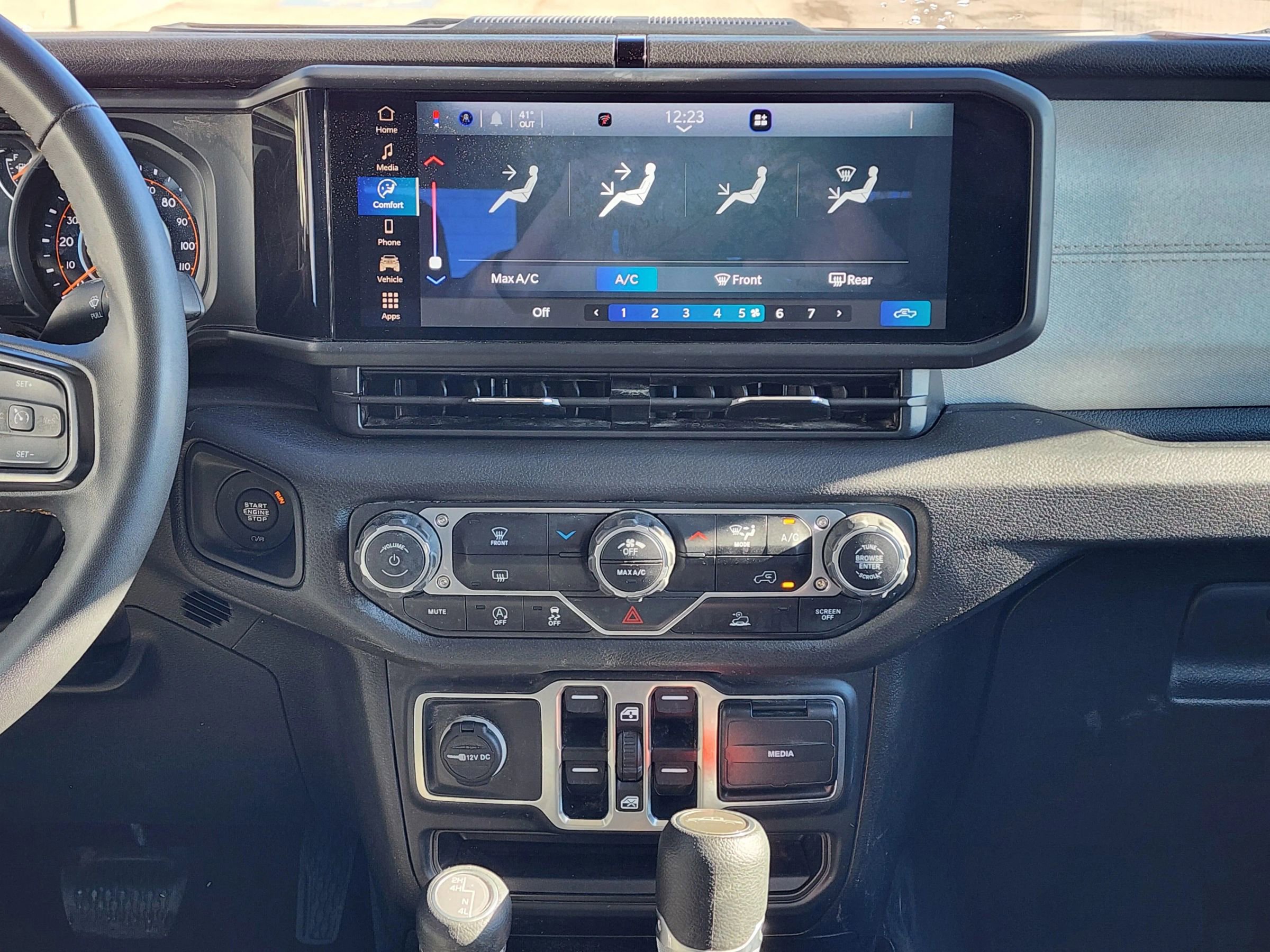 Used 2025 Jeep Gladiator Sport image 18