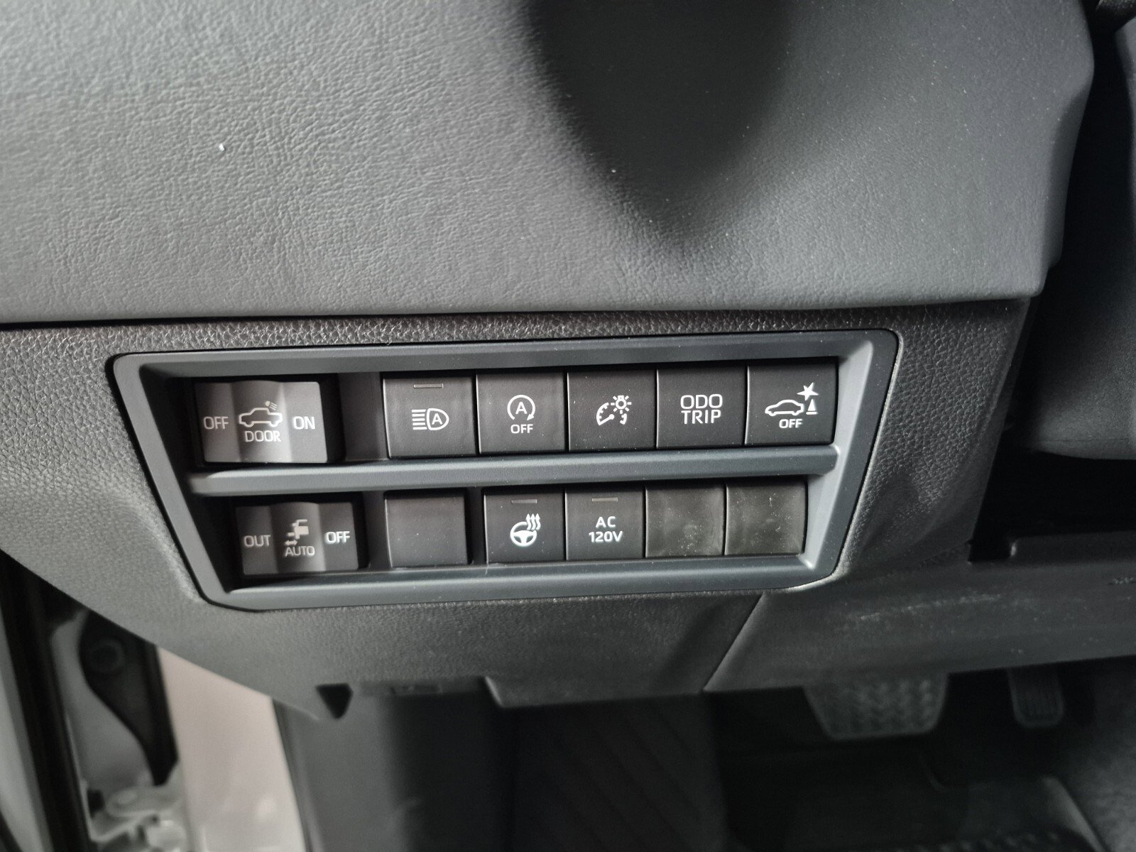 New 2026 Toyota Tundra Platinum AWD/4WD image 18