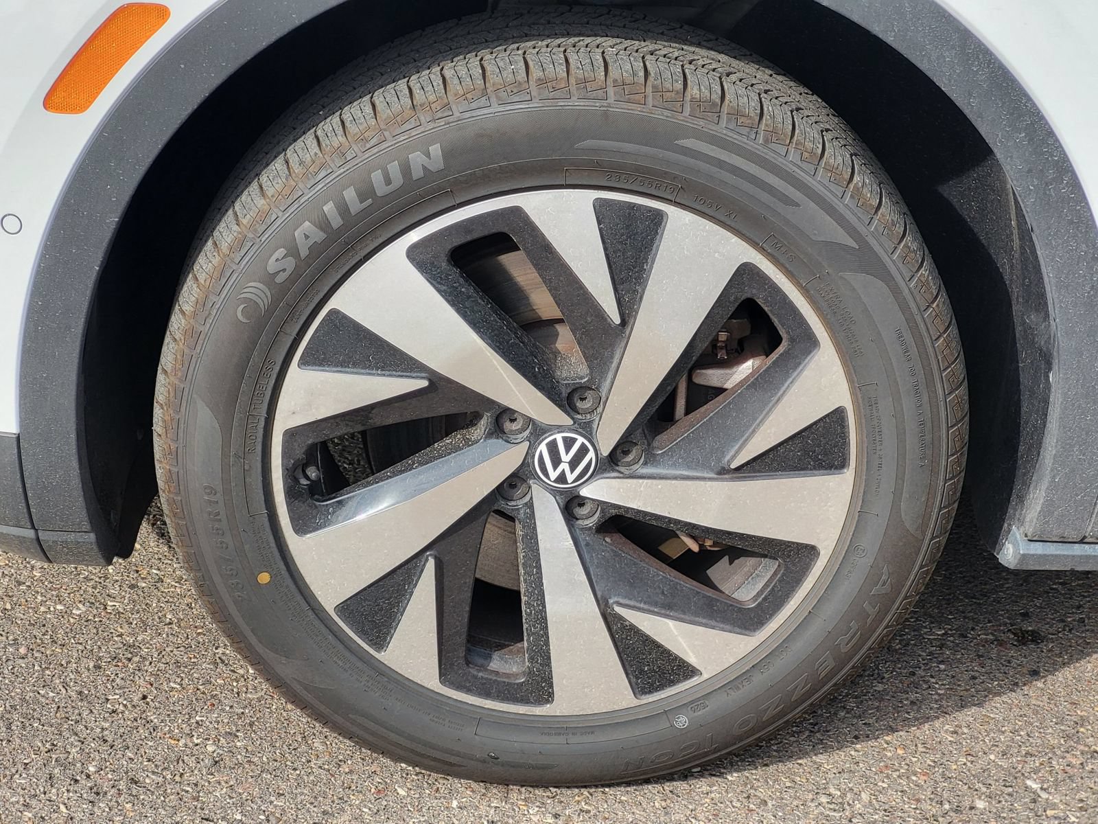 Used 2023 Volkswagen ID.4 Pro AWD/4WD image 9