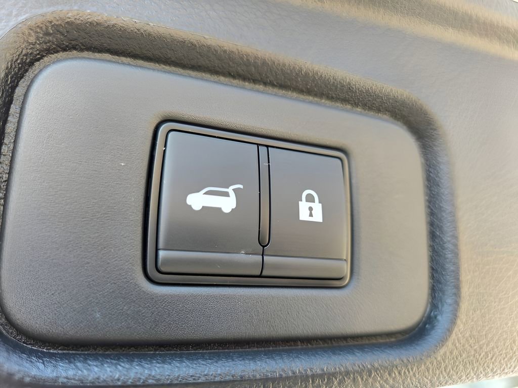 Used 2025 Nissan Pathfinder Platinum w/ Cargo Package image 8