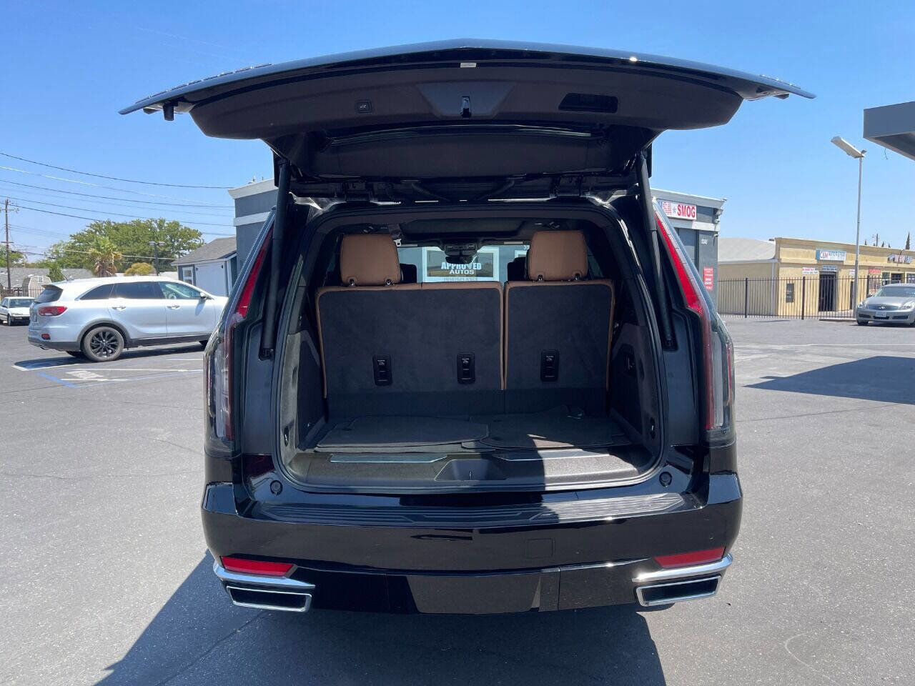 Used 2021 Cadillac Escalade Premium Luxury RWD image 31