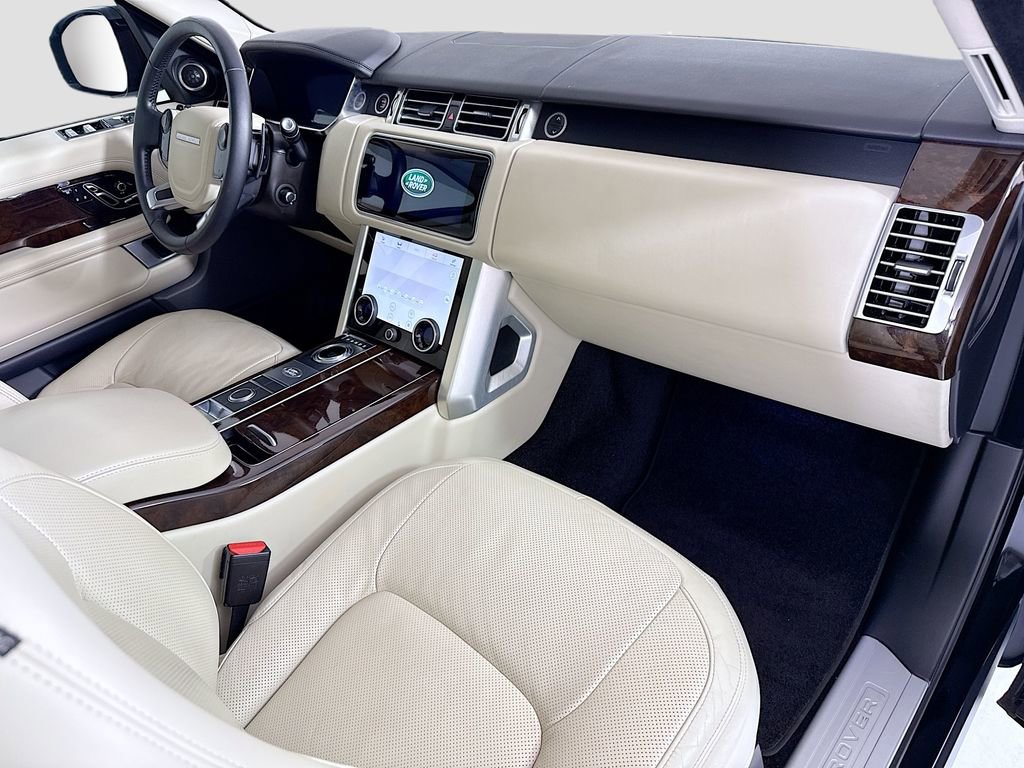 Used 2020 Land Rover Range Rover HSE image 18