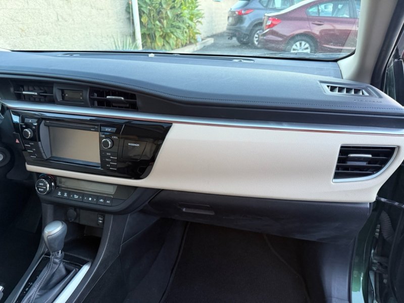 Used 2015 Toyota Corolla LE image 16