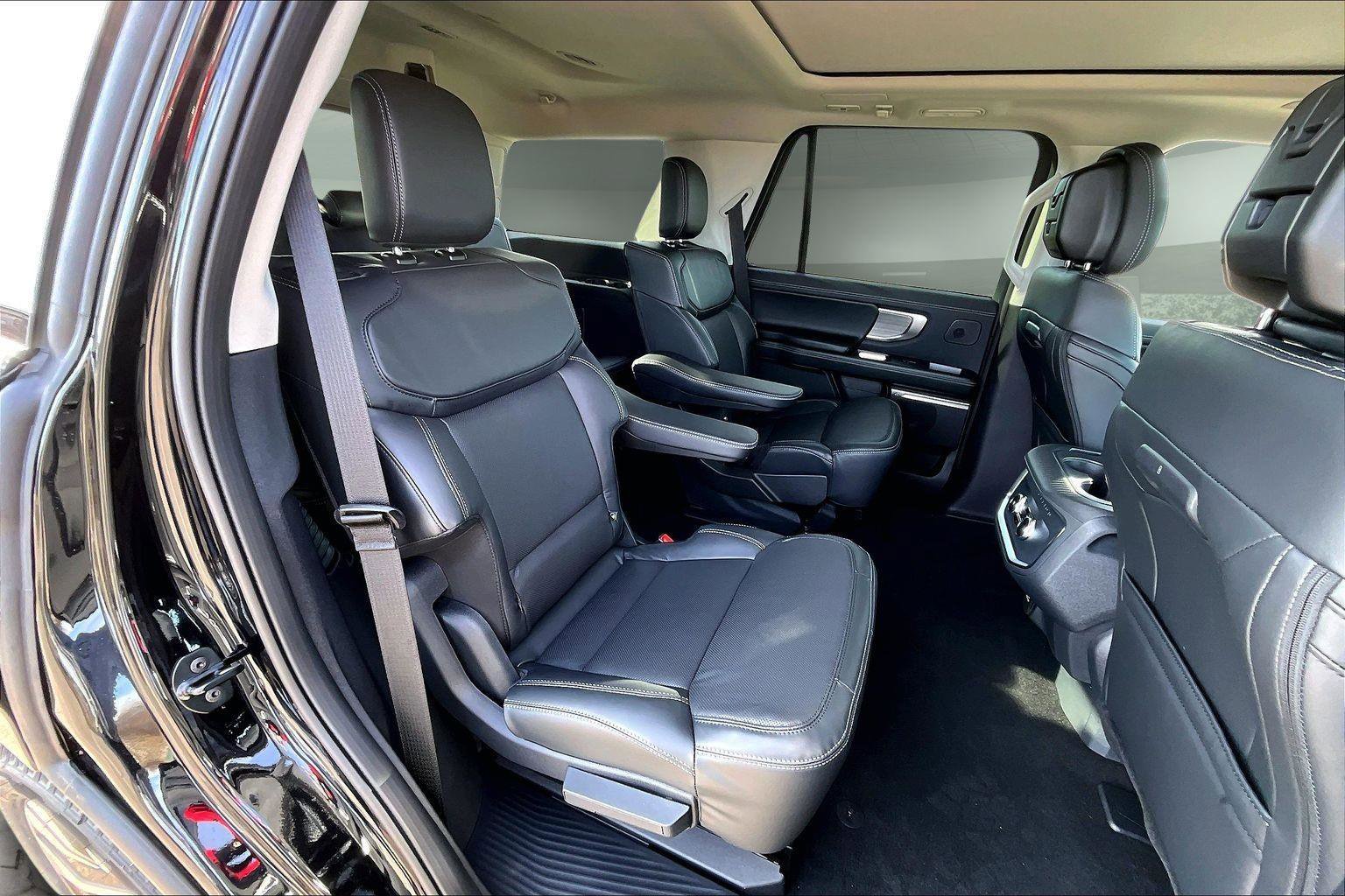 New 2026 Ford Expedition Platinum w/ Driver's Package image 11