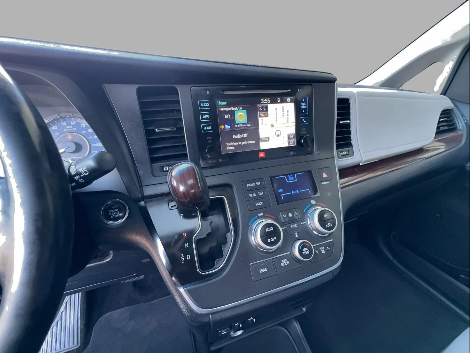 Used 2015 Toyota Sienna Limited FWD image 23