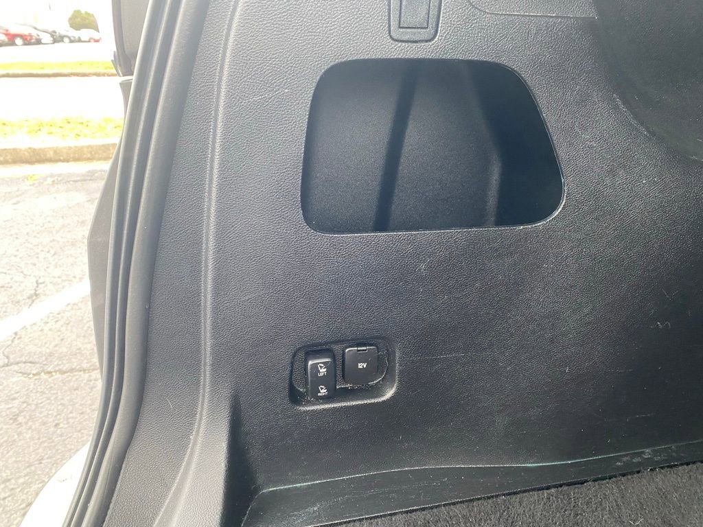 Used 2015 Ford Edge SEL image 45