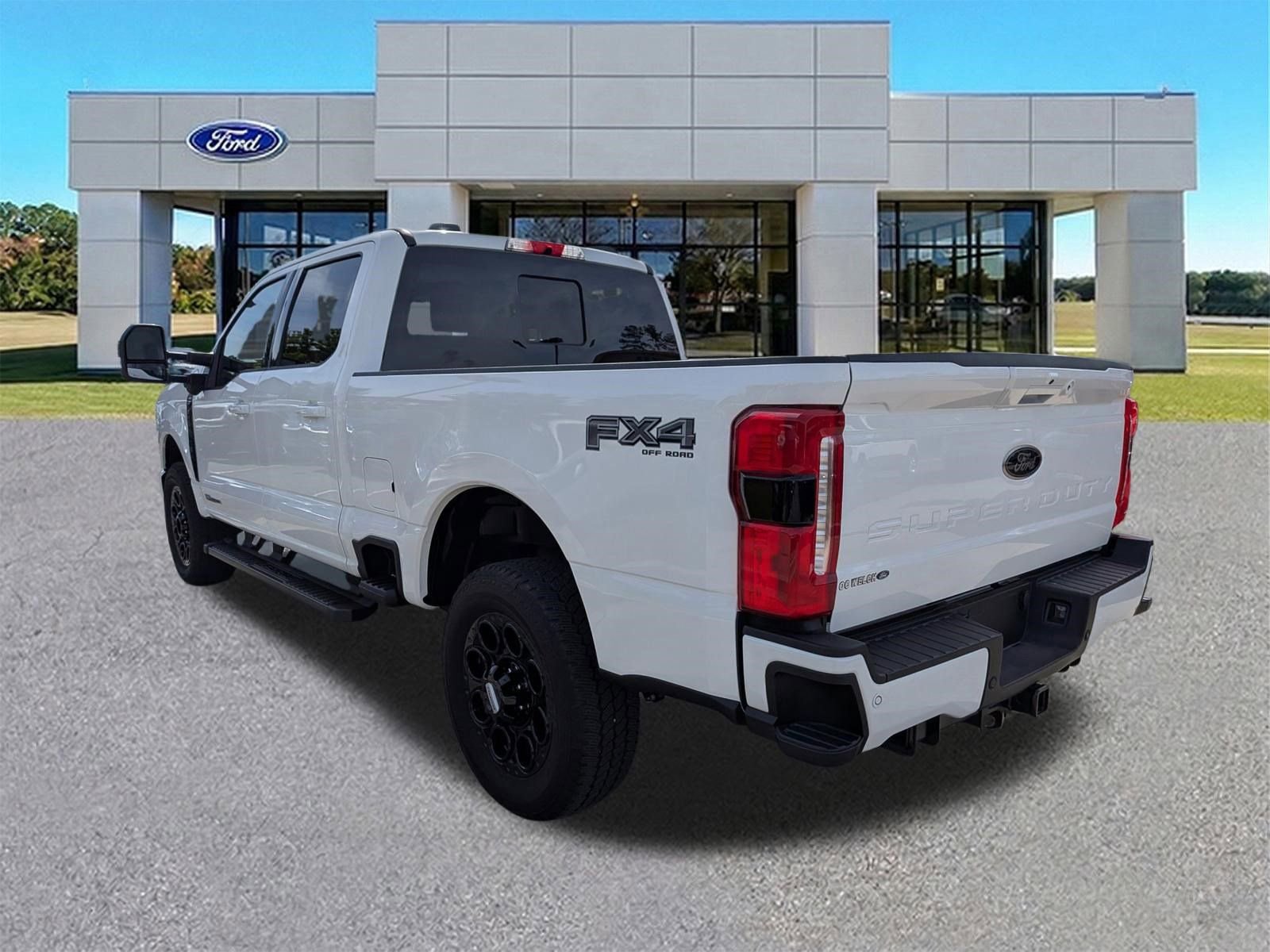 Used 2026 Ford F250 Lariat w/ Black Appearance Package image 3