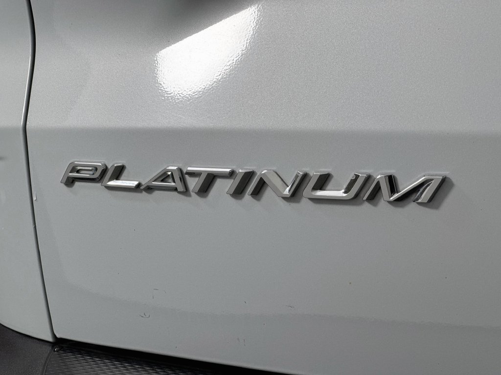 Used 2025 Ford Escape Platinum AWD/4WD image 11