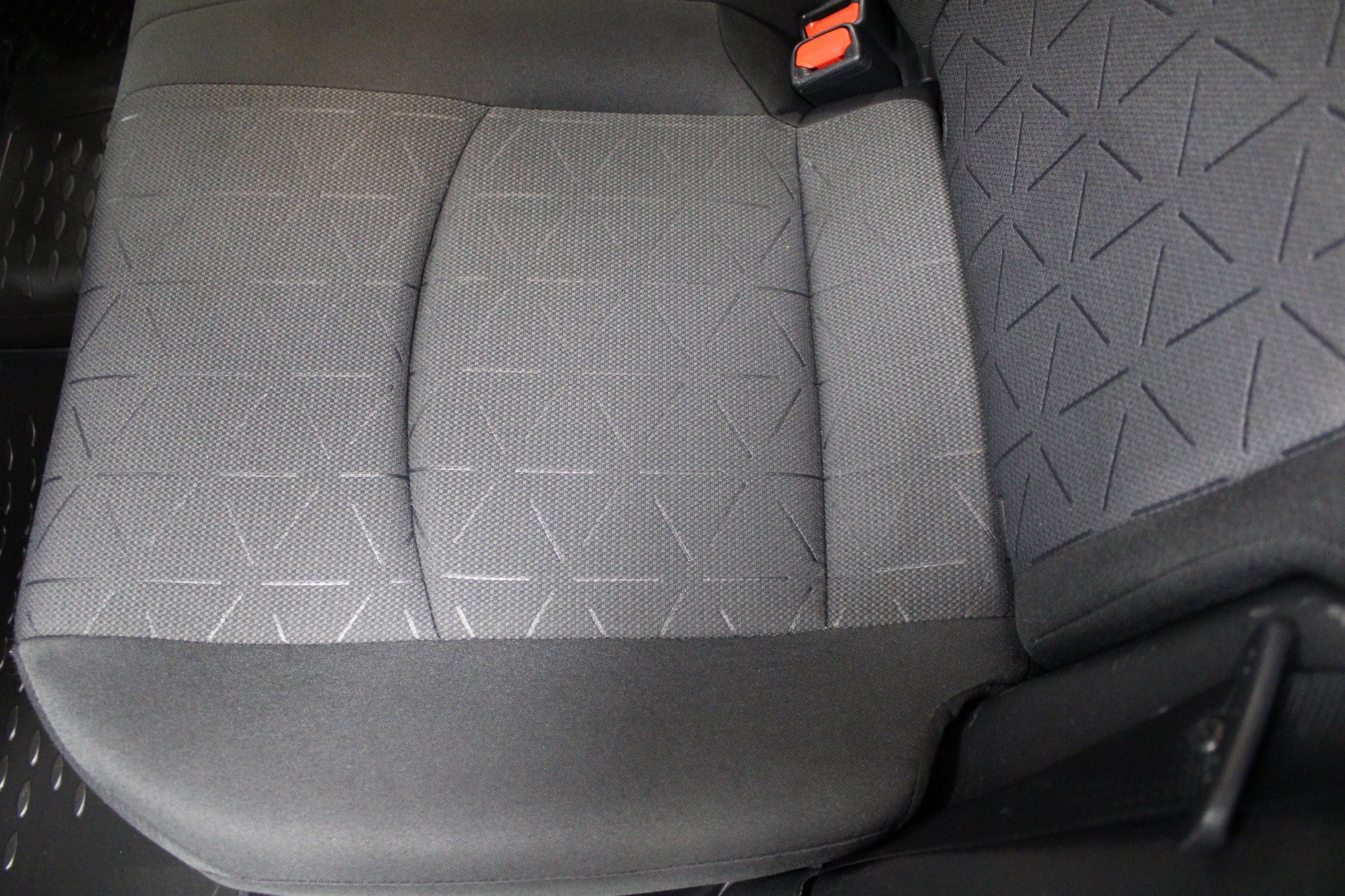 Used 2021 Toyota RAV4 XLE image 19