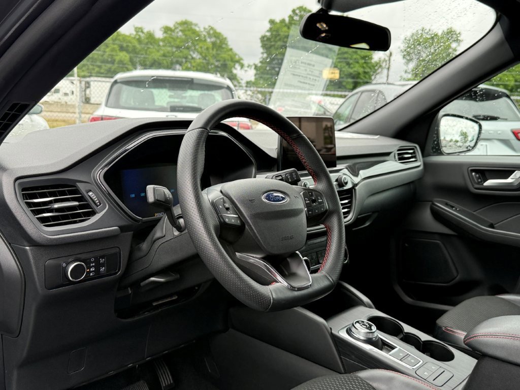 Used 2025 Ford Escape ST-Line AWD/4WD image 11