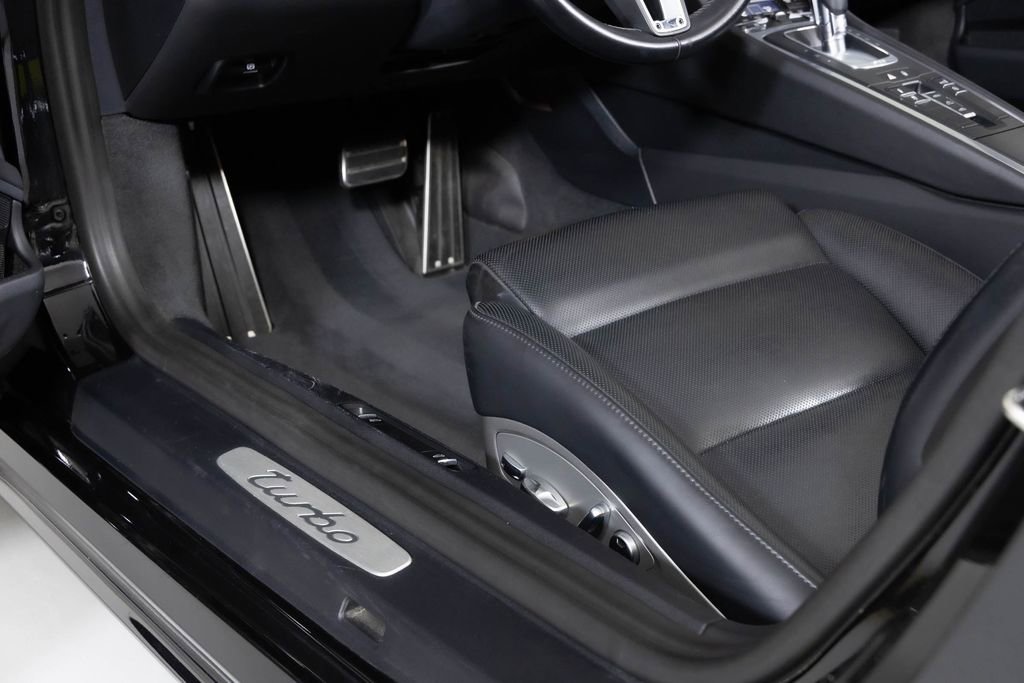 Used 2019 Porsche 911 Turbo image 28