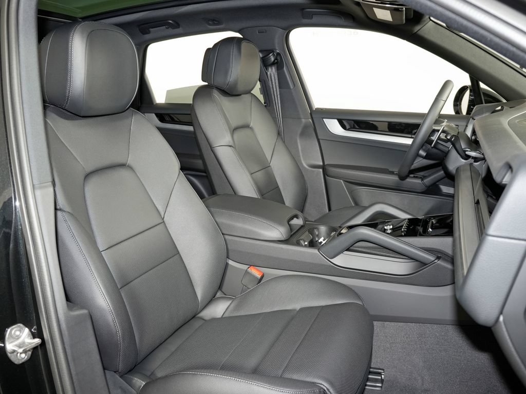 New 2026 Porsche Cayenne AWD/4WD image 38