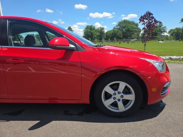 Used 2016 Chevrolet Cruze LT FWD image 4